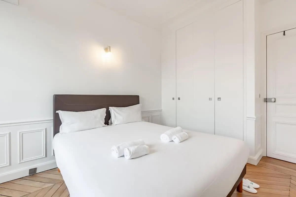 Keyz - Luxury 3 Bedrooms Near Champs Elysees Paryż