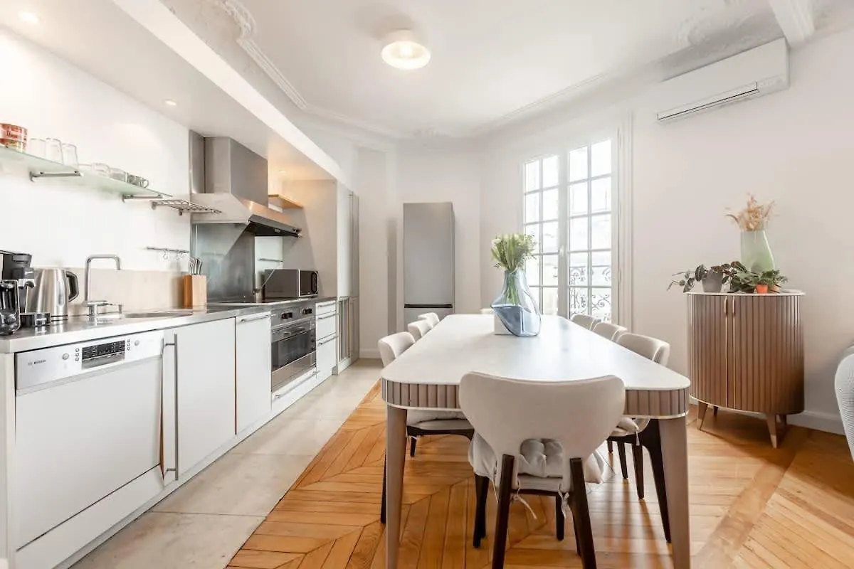Apartament Keyz - Luxury 3 Bedrooms Near Champs Elysees Paryż