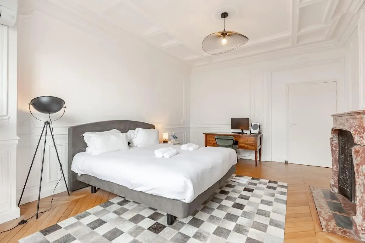 Keyz - Luxury 3 Bedrooms Near Champs Elysees Paris France