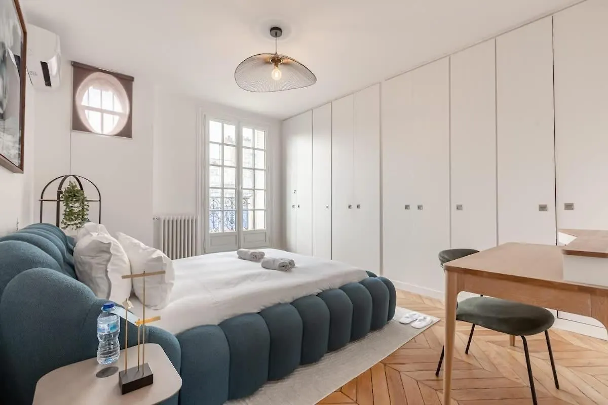 Keyz - Luxury 3 Bedrooms Near Champs Elysees 파리 프랑스